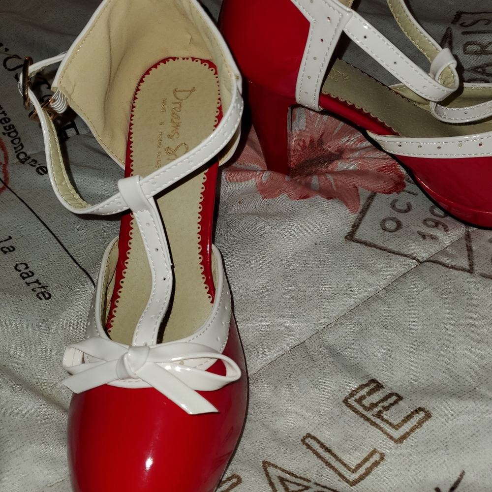 Shoes - Picture 4 of 5